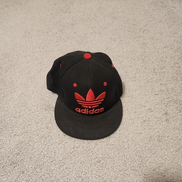Adidas Snapback hat - Picture 2 of 2